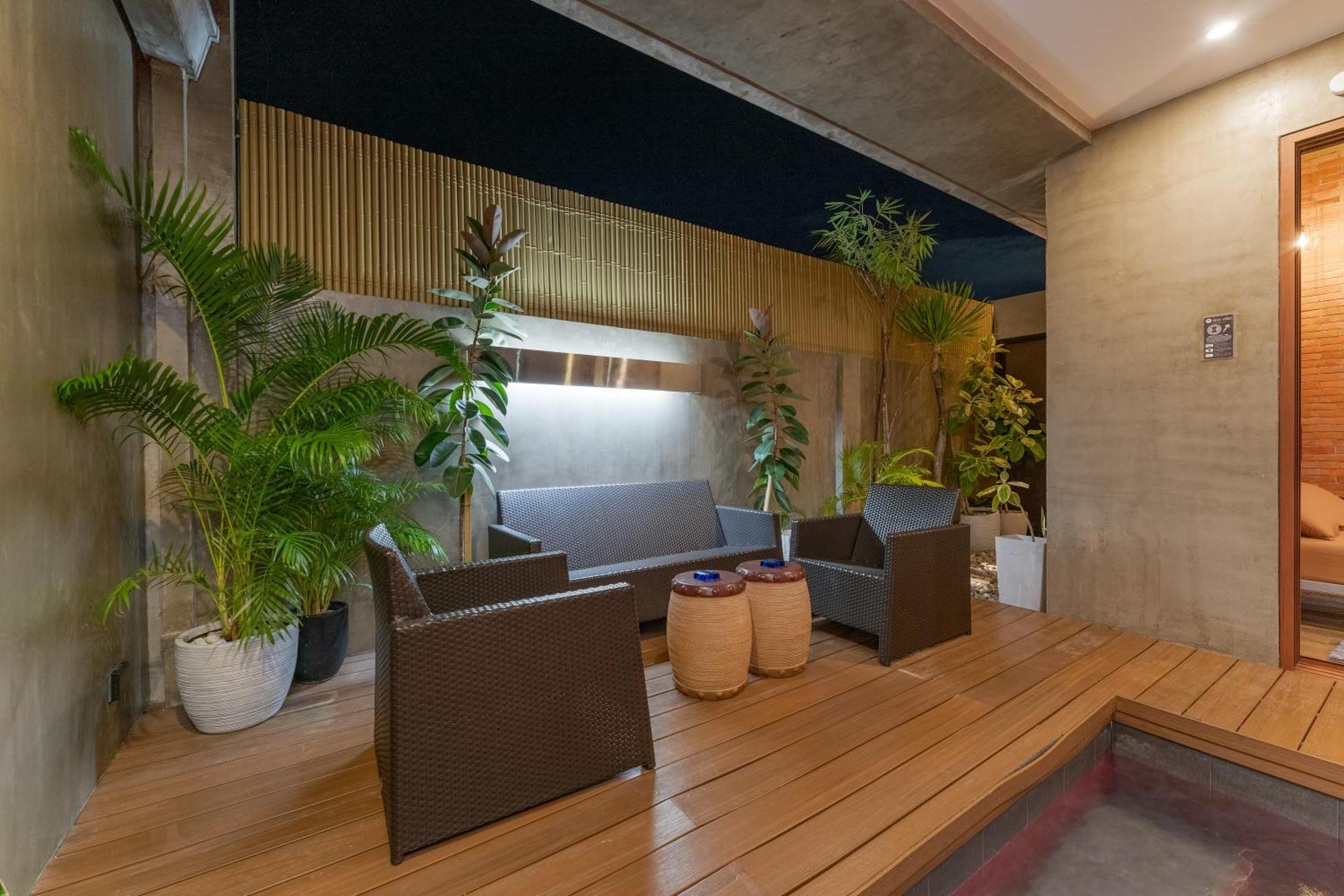 Isla Villa 1 Amazing Waterfall Pool House Near Beach, Bars & Restaurants Lapu-Lapu City Bagian luar foto