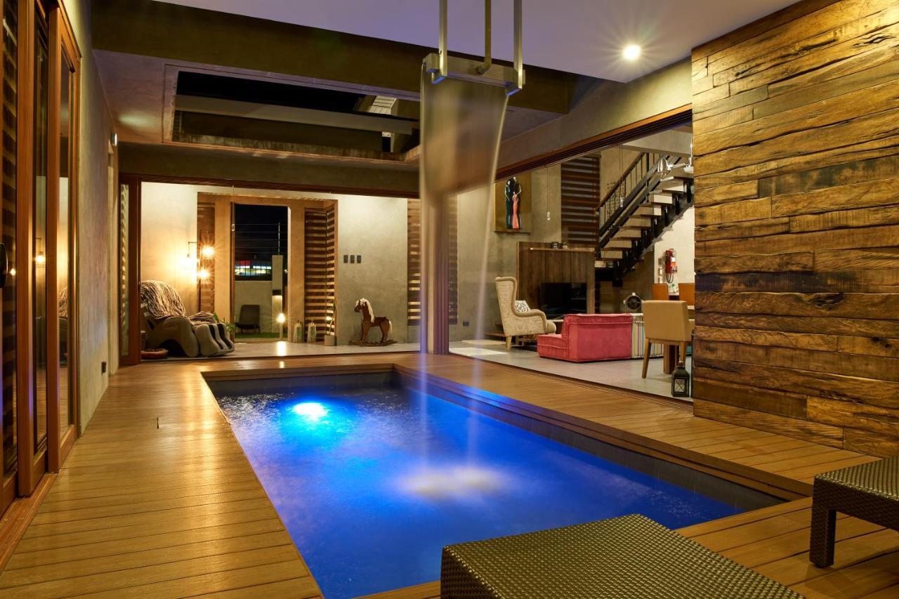 Isla Villa 1 Amazing Waterfall Pool House Near Beach, Bars & Restaurants Lapu-Lapu City Bagian luar foto