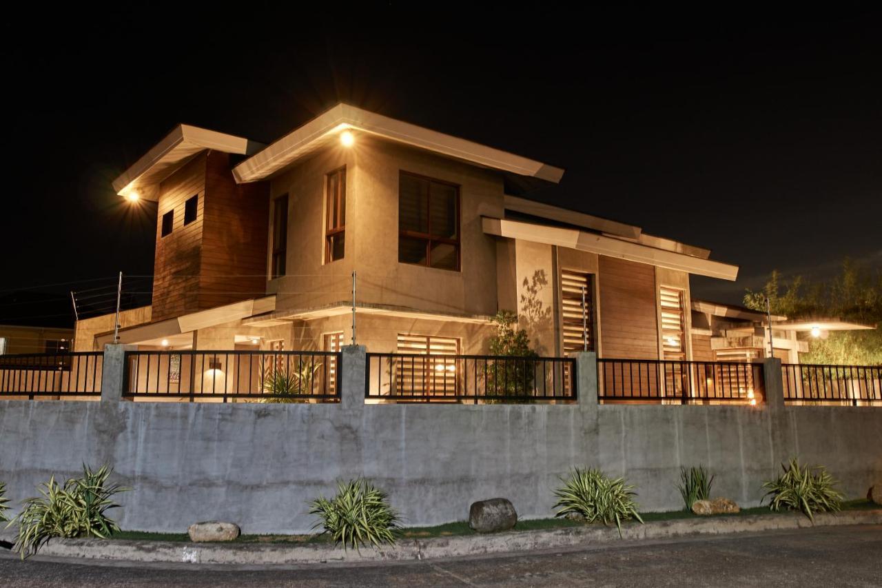 Isla Villa 1 Amazing Waterfall Pool House Near Beach, Bars & Restaurants Lapu-Lapu City Bagian luar foto