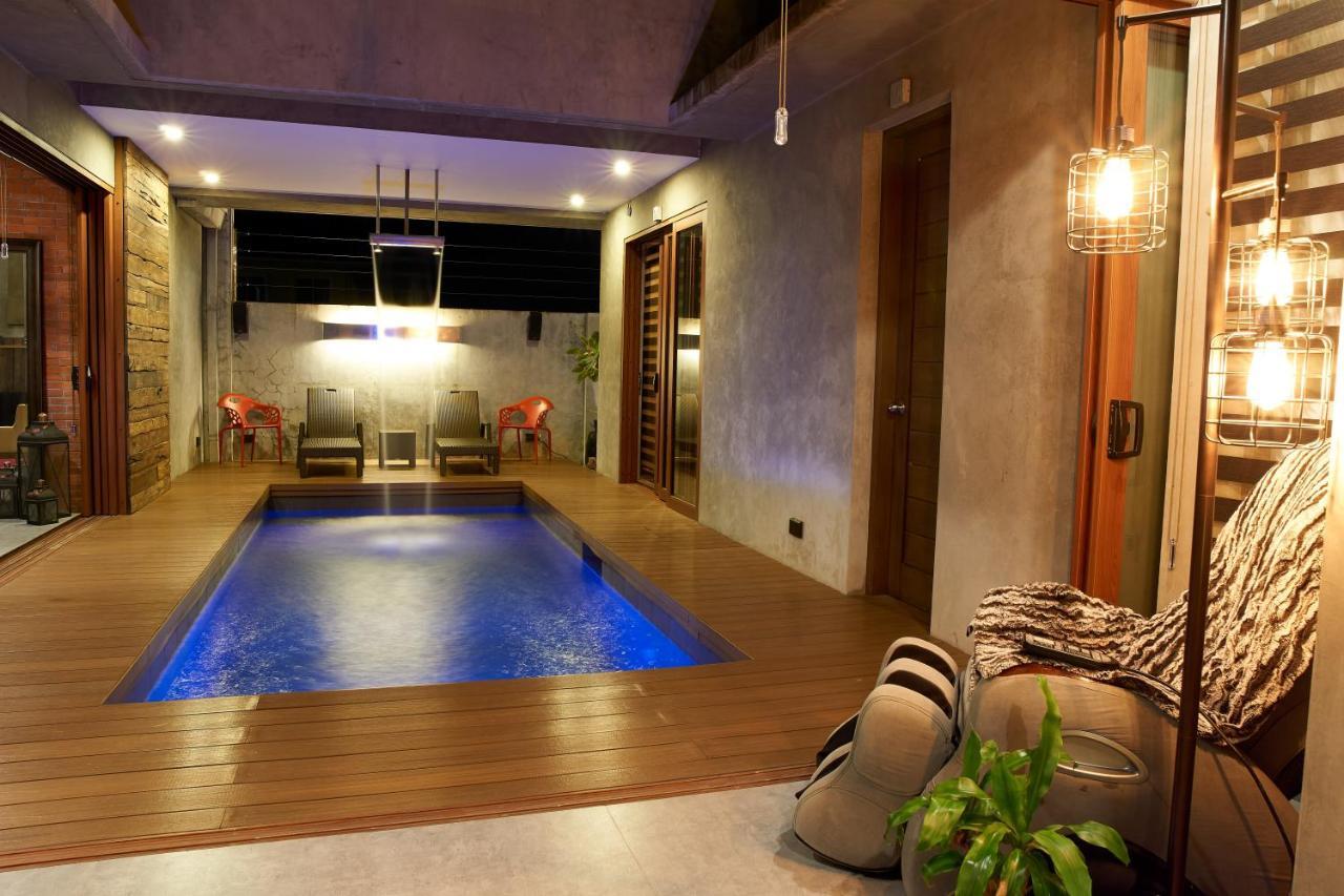Isla Villa 1 Amazing Waterfall Pool House Near Beach, Bars & Restaurants Lapu-Lapu City Bagian luar foto