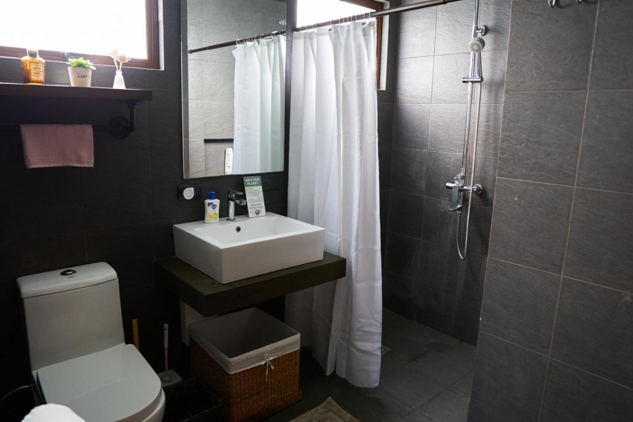Isla Villa 1 Amazing Waterfall Pool House Near Beach, Bars & Restaurants Lapu-Lapu City Bagian luar foto